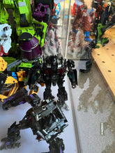 Load image into Gallery viewer, Kid toy transformer TW-1122
