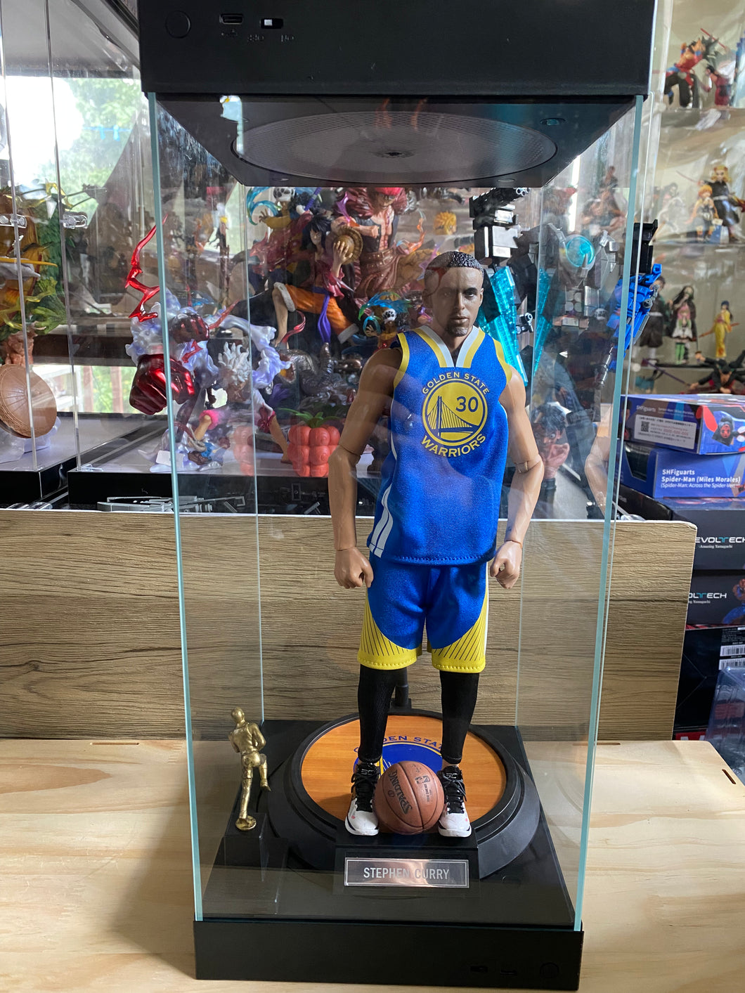 Basketball figure